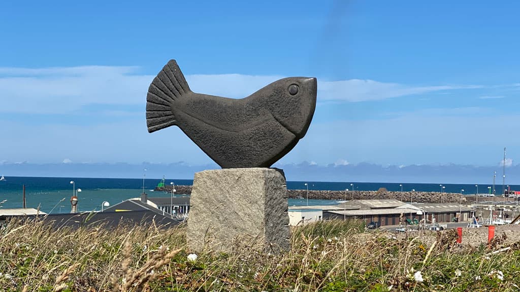 "Glad Fisk" Skulpture
