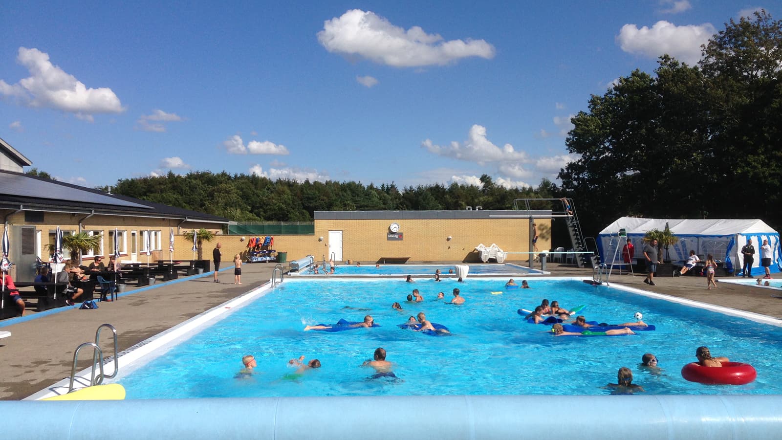 Aalestrup Sports center and open-air swimming pool 