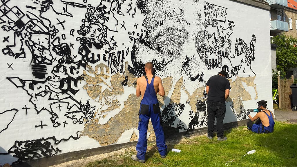 Street art "Out in the Open" - Vhils - Christiansgade 1A